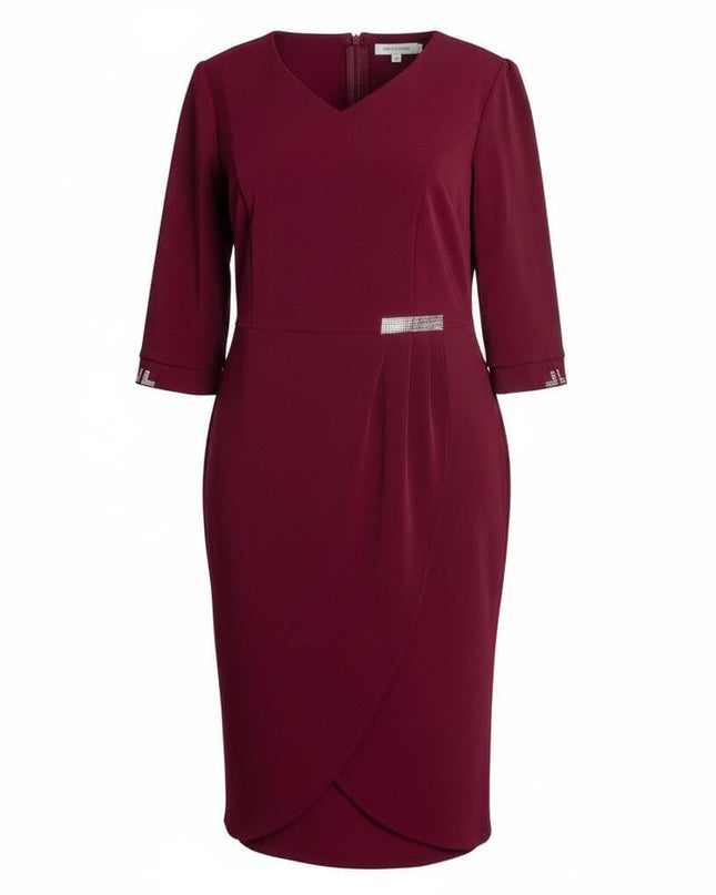 Официална права рокля цвят бордо в големи размери