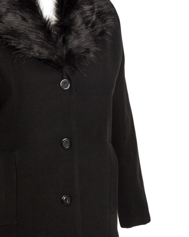 Елегантно черно палто с пухена яка от кашмир