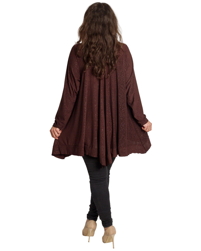 Разкроена туника с фин релеф и елегантна линия в големи размери