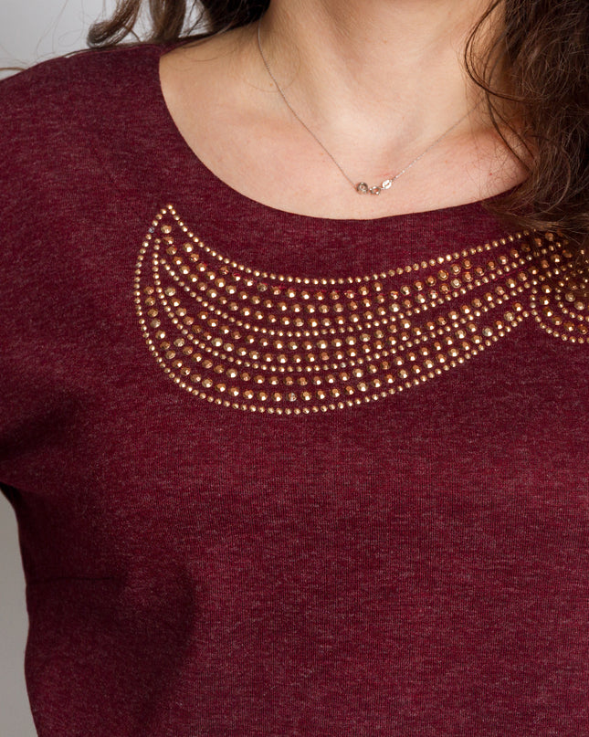 Дамска елегантна рокля в цвят бордо с декоративни камъни