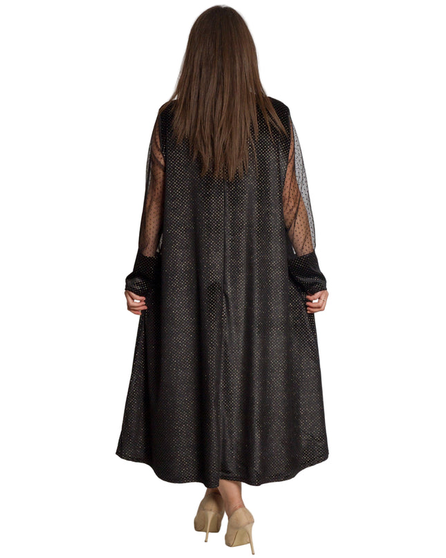 Дълга официална рокля в черен цвят и разкроена кройка