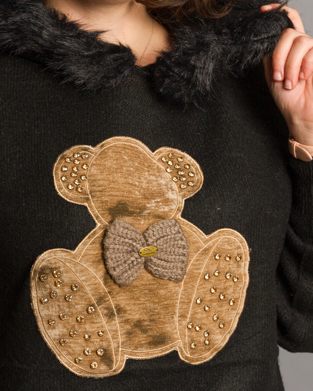 Черна макси блуза с апликация мече и пухкава яка