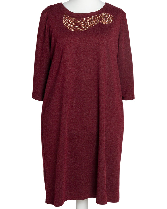 Дамска елегантна рокля в цвят бордо с декоративни камъни