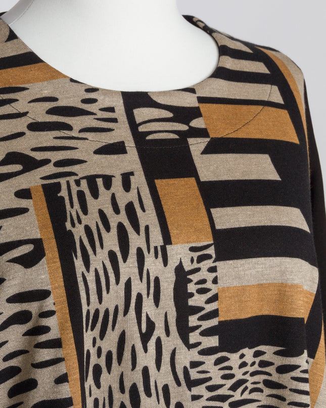 Туника в черно и охра с геометричен принт и разкроена кройка