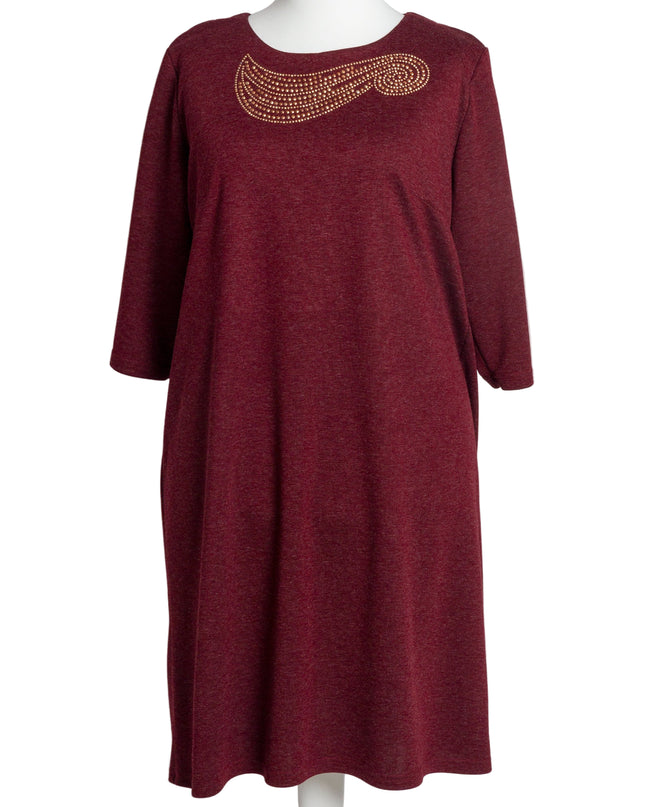 Дамска елегантна рокля в цвят бордо с декоративни камъни