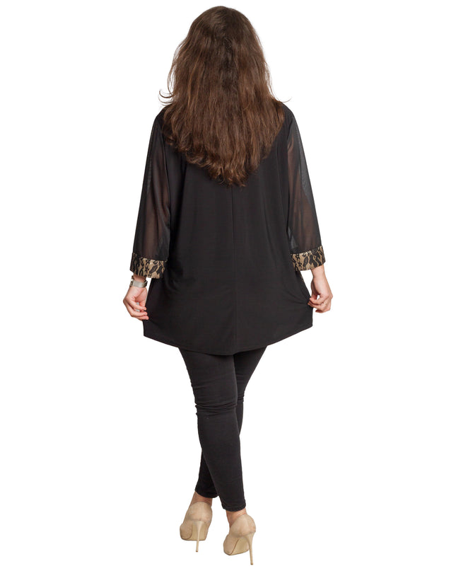 Елегантна черна туника с флорален акцент и ръкави от тюл