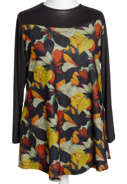 Черна туника с флорален принт в топли цветове