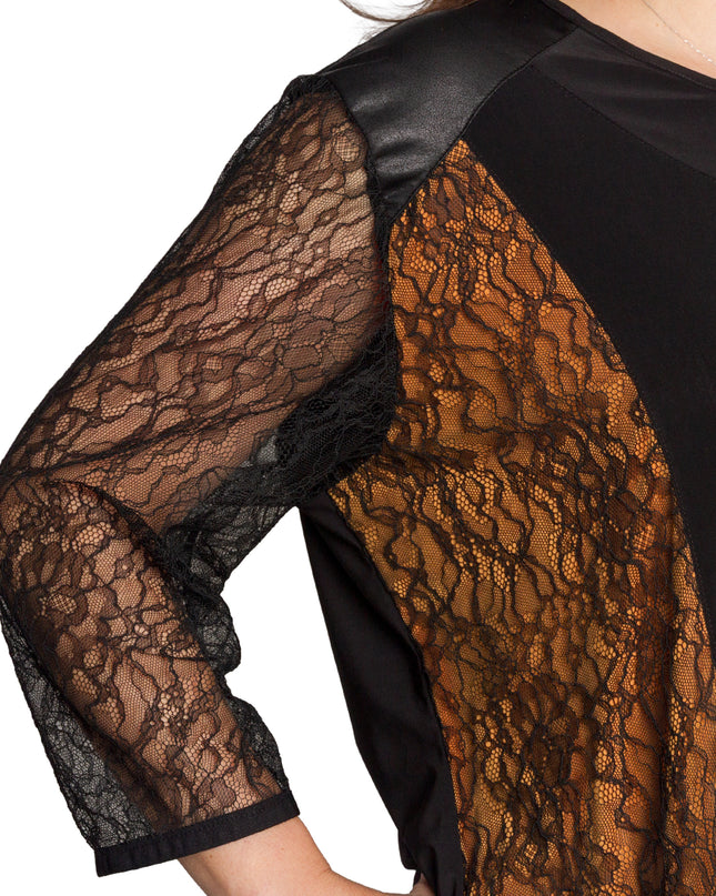 Елегантна туника с ефектни дантелени панели в големи размери