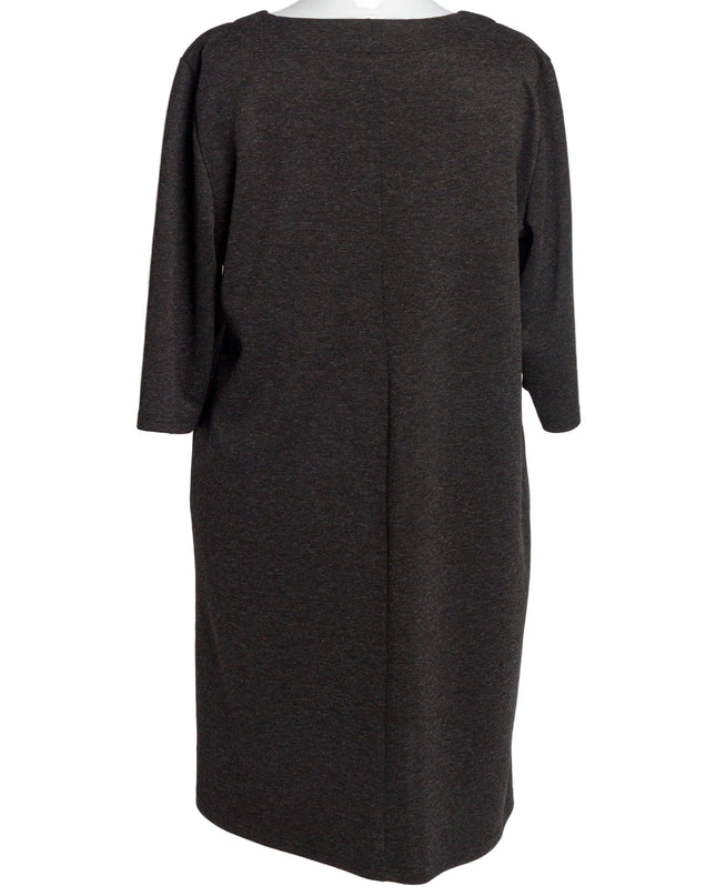 Елегантна тъмносива рокля с декоративни камъни и права кройка