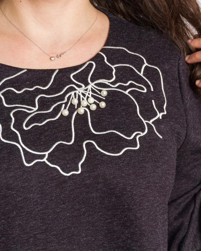 Тъмно лилава разкроена туника с флорална бродерия и перли