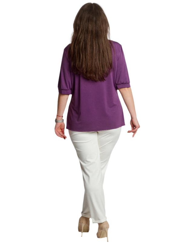 Лилава туника със свободна кройка и декоративен акцент