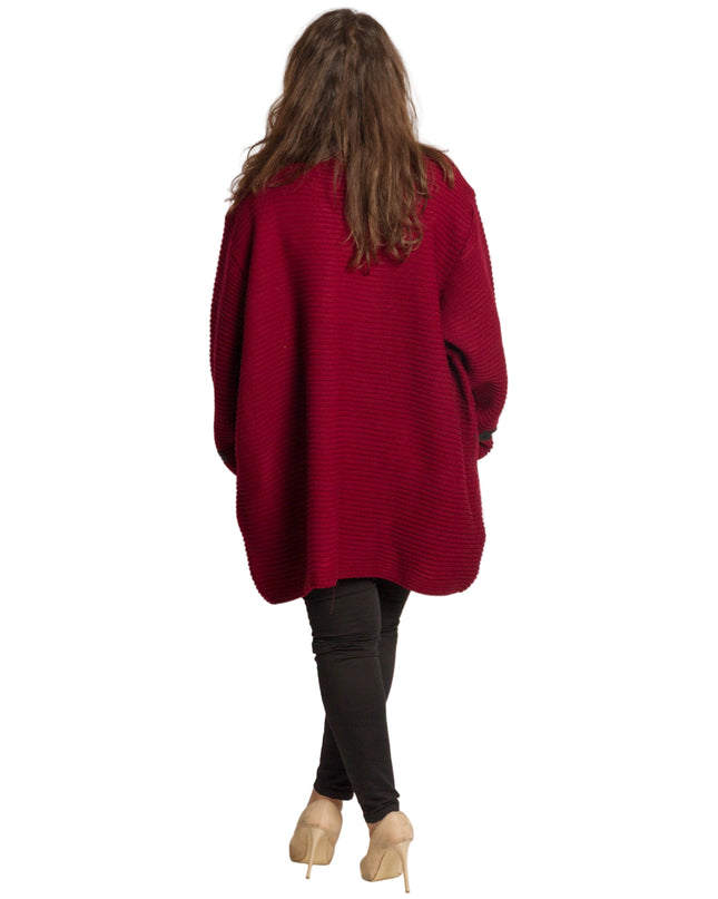 Бордо плетена жилетка с джобове и копчета в големи размери