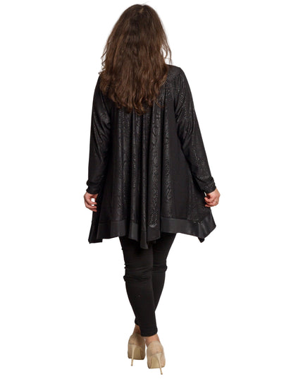 Елегантна черна туника с релефен десен и разкроена кройка