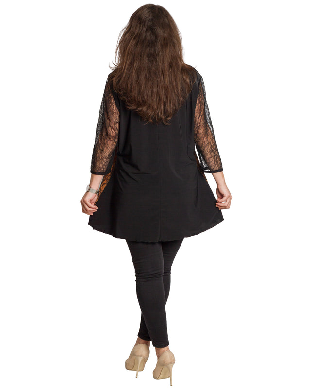 Елегантна туника с ефектни дантелени панели в големи размери