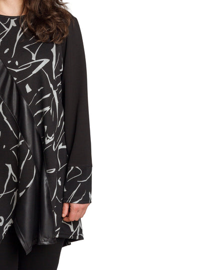 Черна туника със свободна кройка и акцент от еко кожа