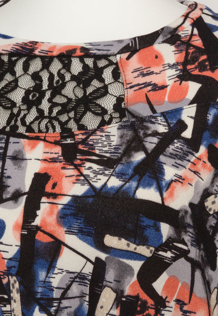 Елегантна туника с разкроен силует и дантела на цветя