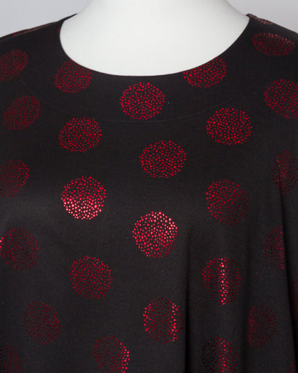 Елегантна разкроена туника с червени лъскави точки