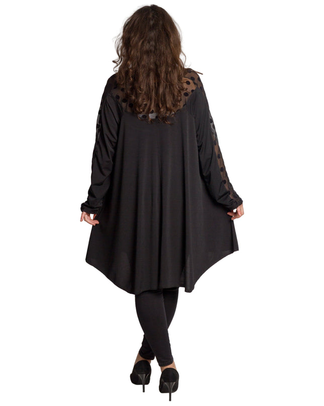 Елегантна разкроена черна туника на точки в големи размери