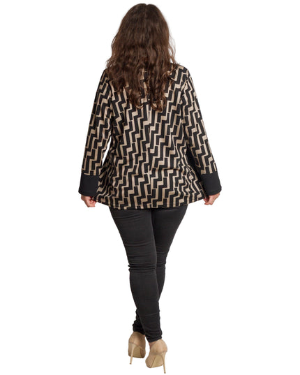 Елегантна туника с геометричен акцент и декоративни копчета