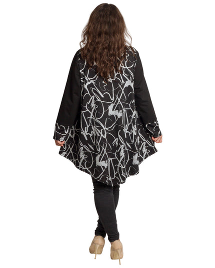 Черна туника с артистичен десен в големи размери