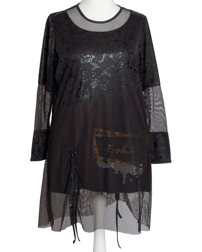 Модерна дълга туника с фина мрежа и релефни черни точки