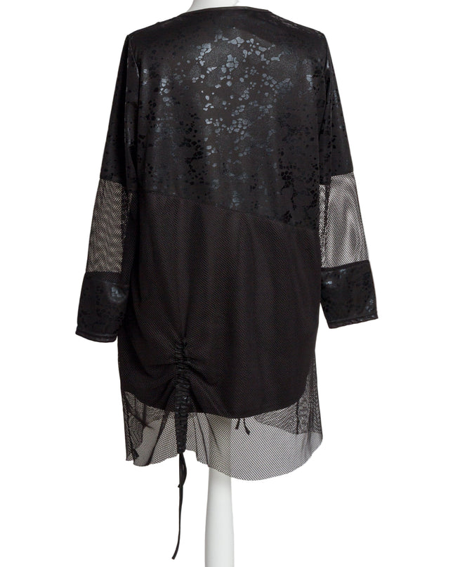 Модерна дълга туника с фина мрежа и релефни черни точки