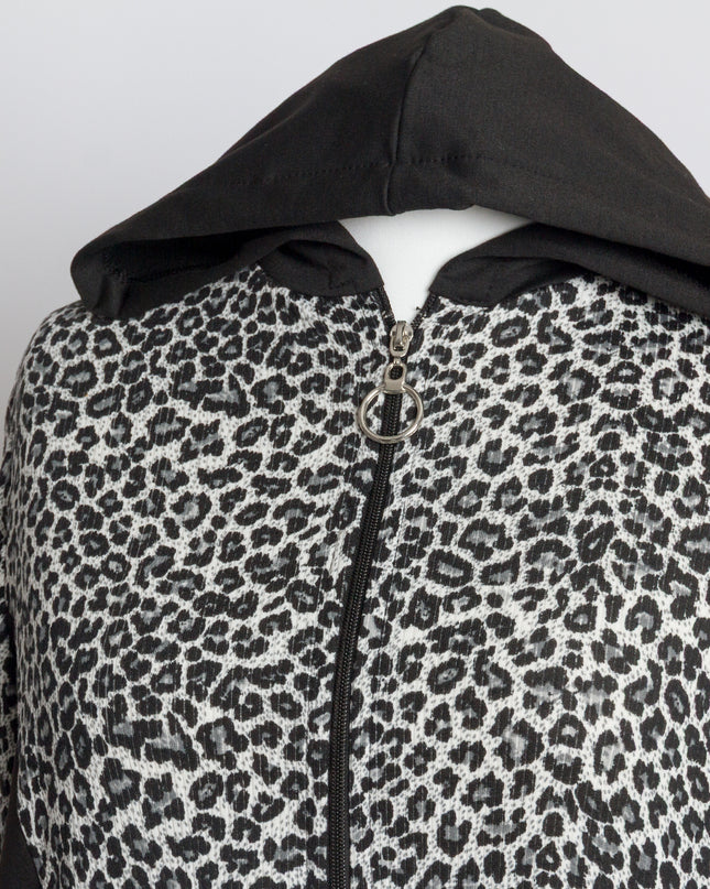 Черно яке с животински принт и качулка в макси размери