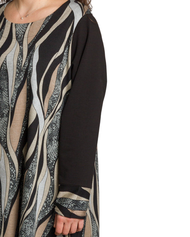 Елегантна рокля с разкроена кройка в големи размери