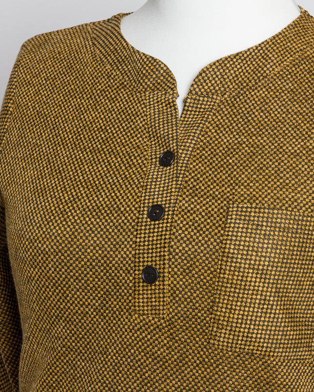 Дамска туника в жълт цвят с права кройка и джобче