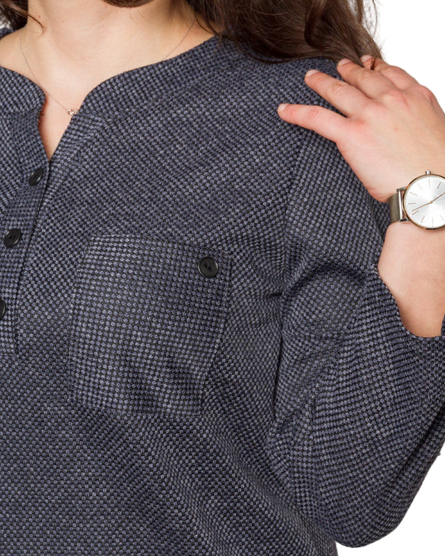 Дамска туника с права кройка и джобче в големи размери