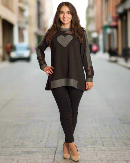 Черна макси туника с акцент от  тюл и апликация от сърце