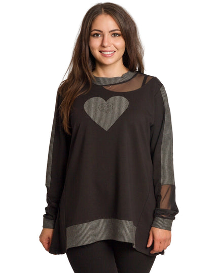 Черна макси туника с акцент от  тюл и апликация от сърце