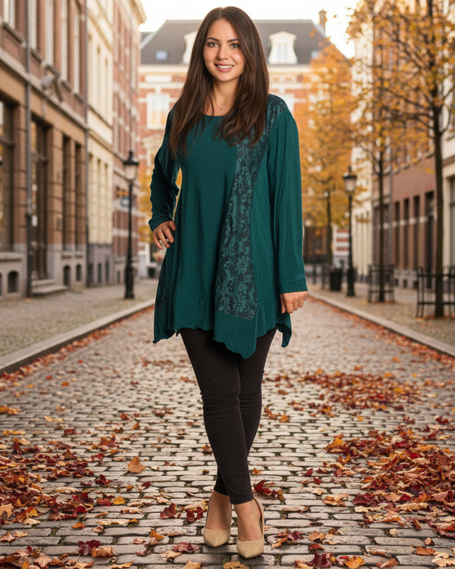 Елегантна разкроена туника в зелено с дантела на цветя