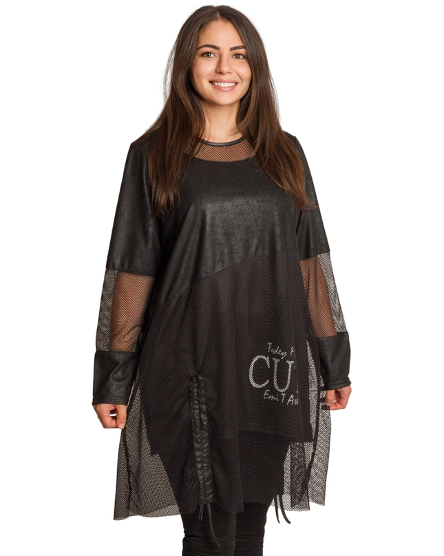 Черна дълга туника с мрежа и надпис CUTE в големи размери