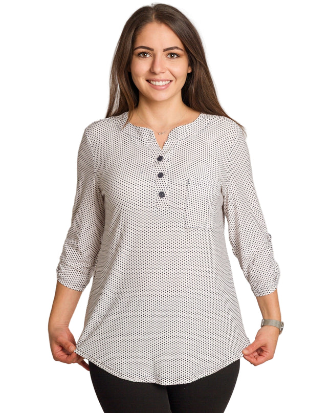 Бяла дамска риза на черни точки с декоративни копчета
