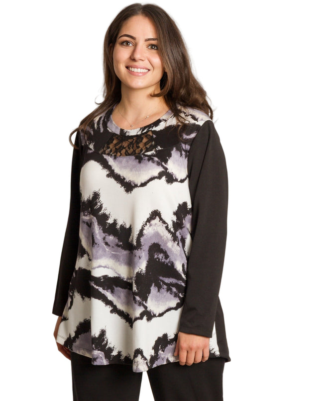 Елегантна разкроена туника с акцент от дантела