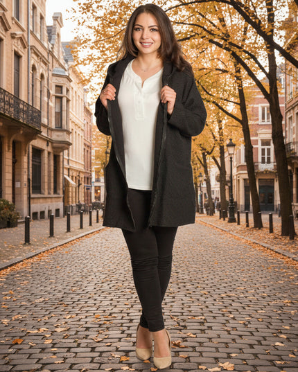 Разкроен дамски жакет с цип и джобове в черен цвят