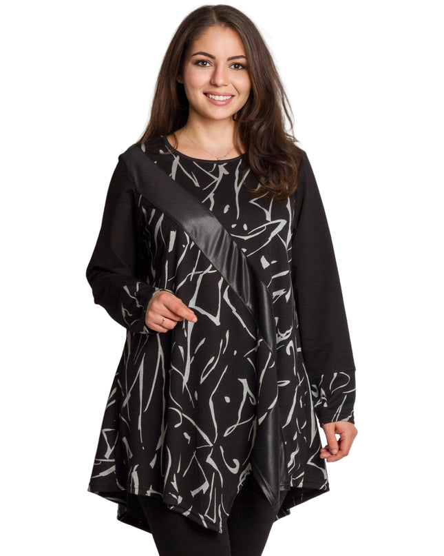 Черна туника със свободна кройка и акцент от еко кожа