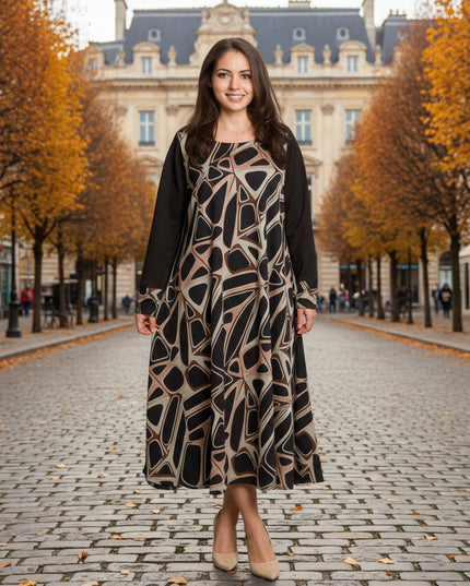 Елегантна черна рокля с разкроена кройка в макси размери