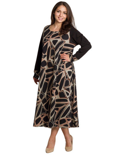 Елегантна черна рокля с разкроена кройка в макси размери