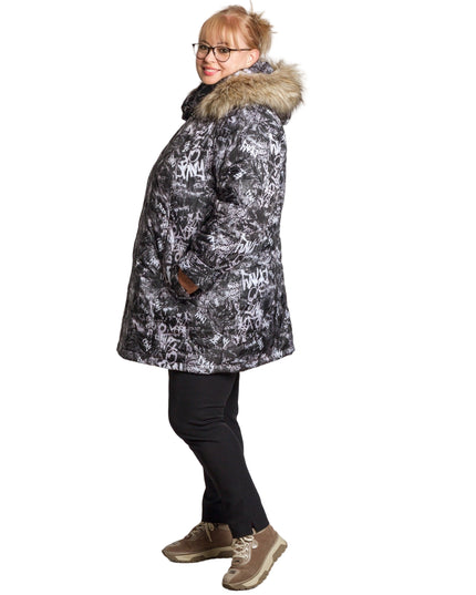 Дамско яке в големи размери с графити десен и качулка
