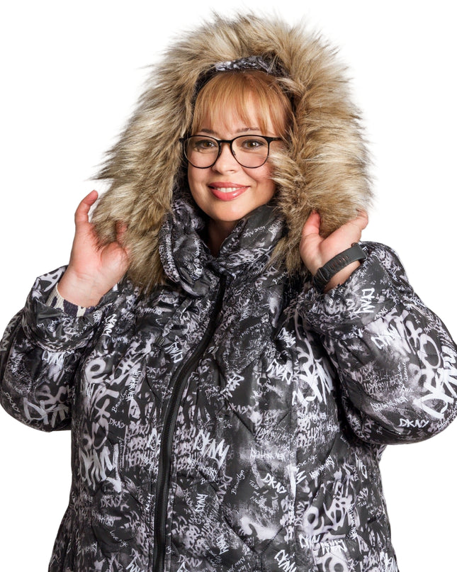 Дамско яке в големи размери с графити десен и качулка