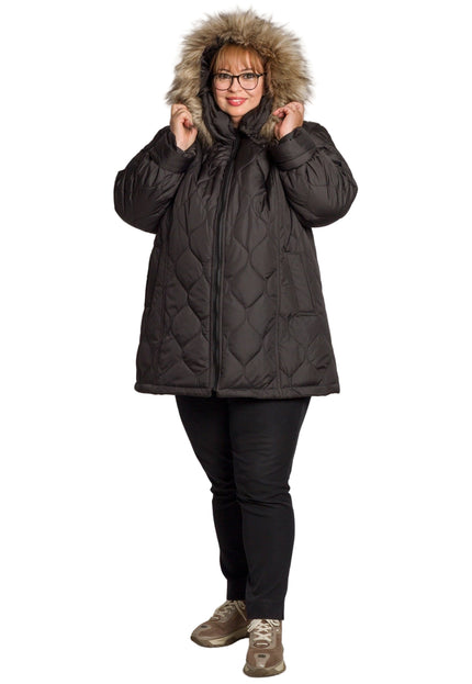 Разкроено черно яке в големи размери с пухена качулка