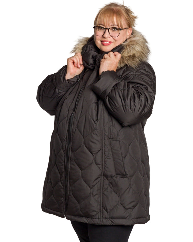 Разкроено черно яке в големи размери с пухена качулка