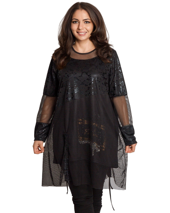 Модерна дълга туника с фина мрежа и релефни черни точки