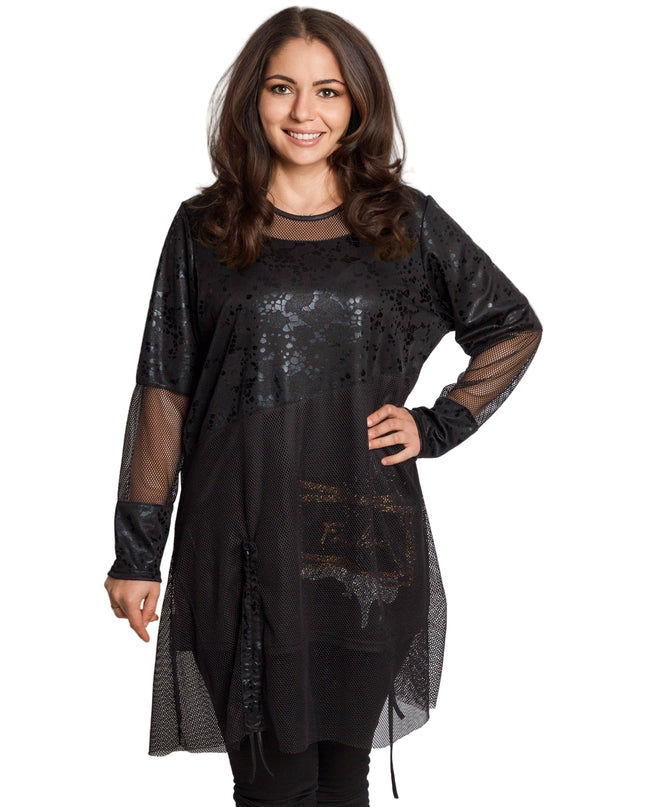 Модерна дълга туника с фина мрежа и релефни черни точки