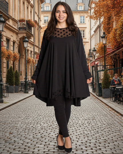 Елегантна разкроена черна туника на точки в големи размери