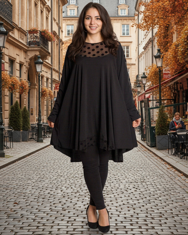 Елегантна разкроена черна туника на точки в големи размери