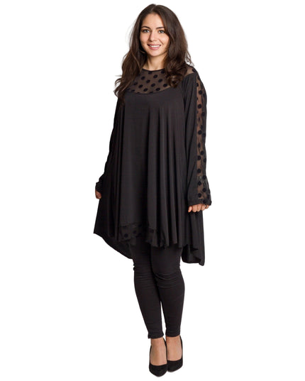 Елегантна разкроена черна туника на точки в големи размери