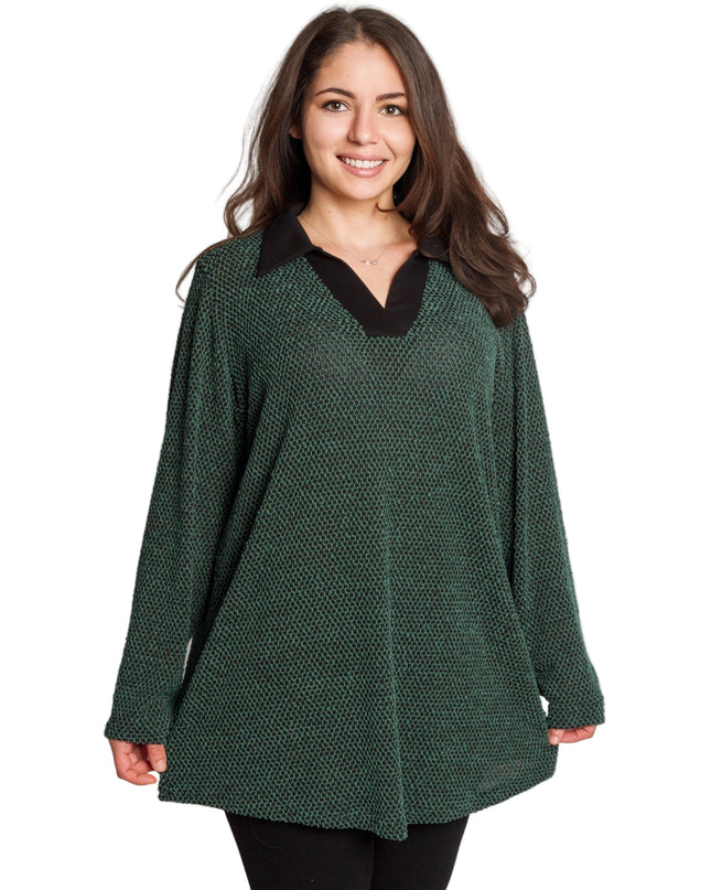 Елегантна зелена туника с яка и V-образно деколте